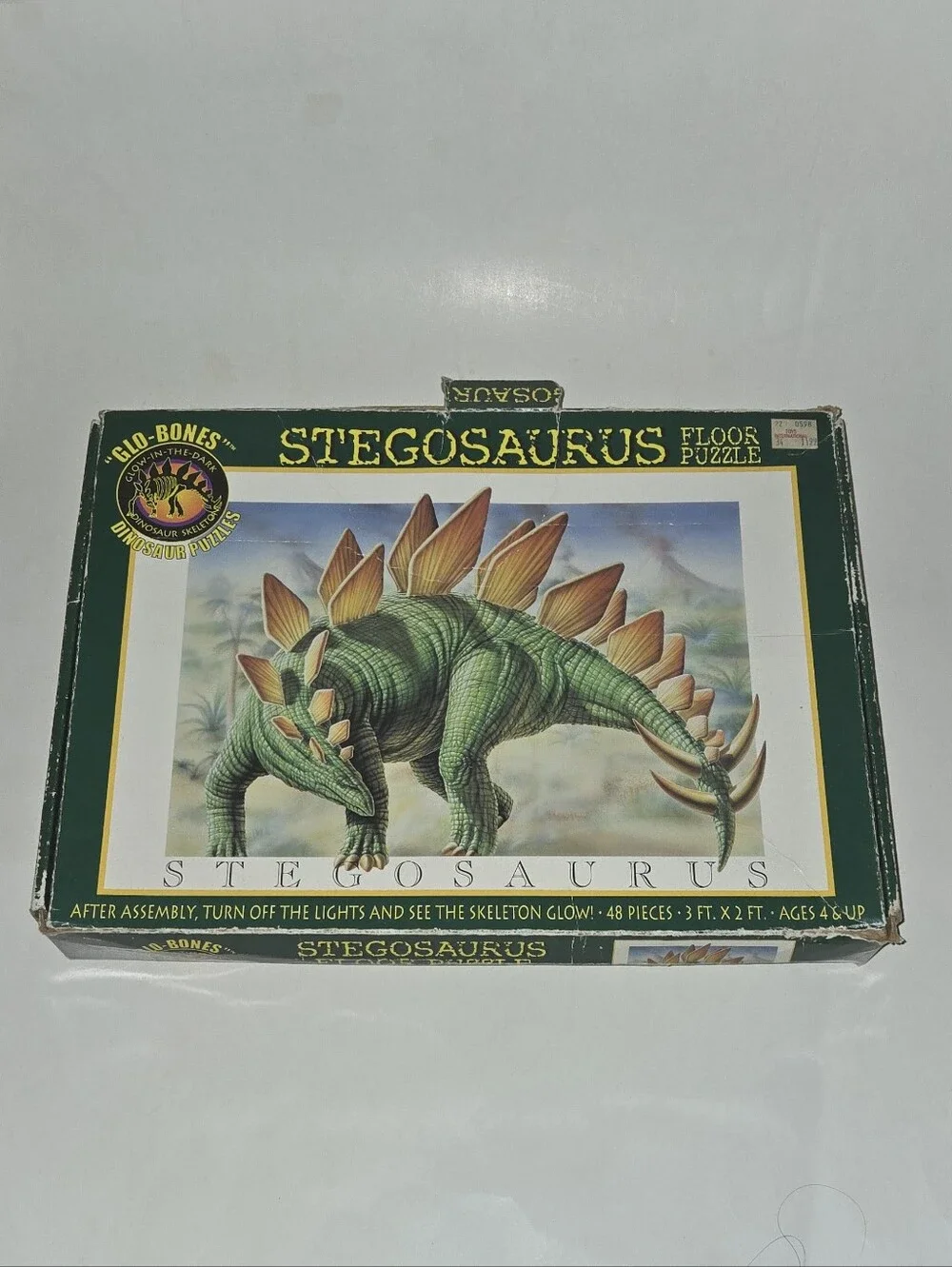 VTG 1998 Glo-Bones Stegosaurus Glow-in-the-Dark Floor Puzzle 48pc